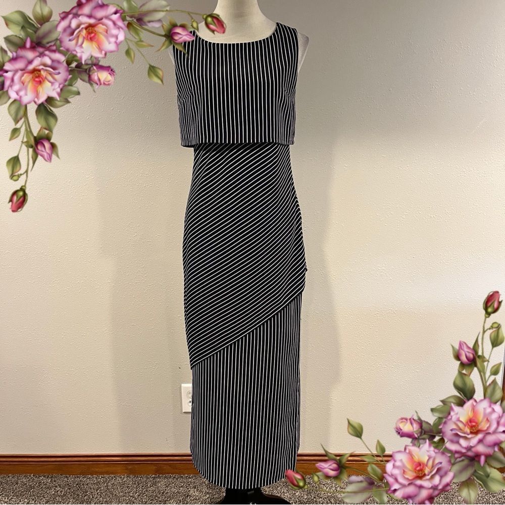 Blushe navy‎ striped sleeveless maxi Dress size 4